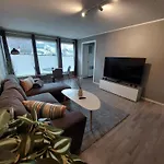 Cozy With Reinebringen Mountain View - Reine, Lofoten شقة راين