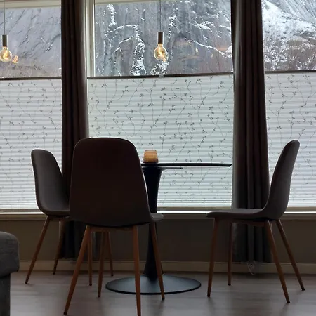 Cozy With Reinebringen Mountain View - Reine, Lofoten Reine